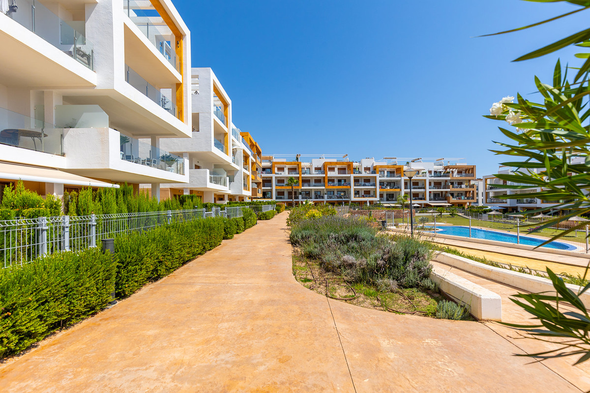 Se vende Apartamento Planta Media de 3 dormitorios en Costa Blanca, Alicante, España