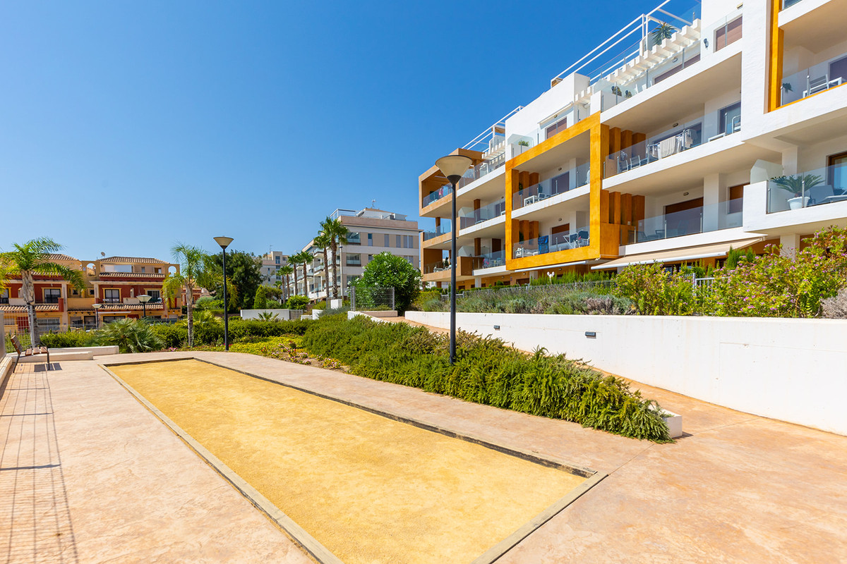 Se vende Apartamento Planta Media de 3 dormitorios en Costa Blanca, Alicante, España
