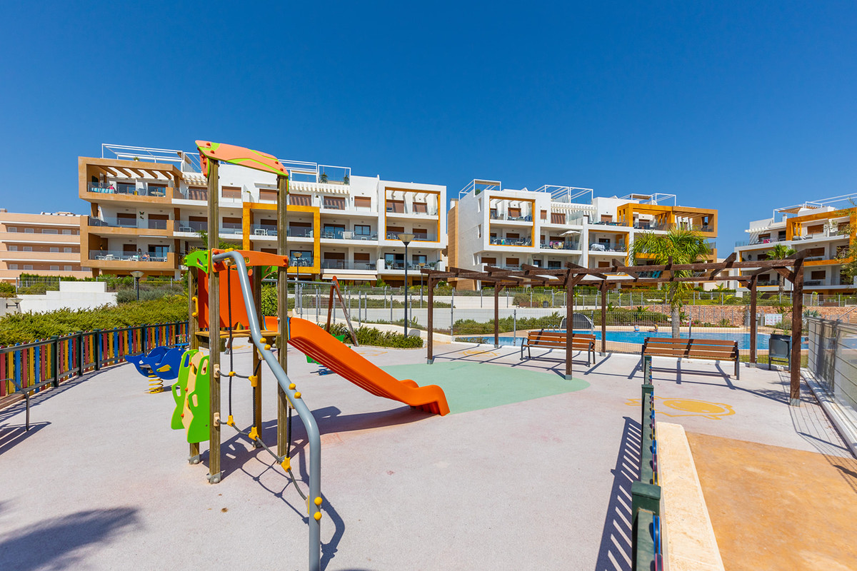 Se vende Apartamento Planta Media de 3 dormitorios en Costa Blanca, Alicante, España