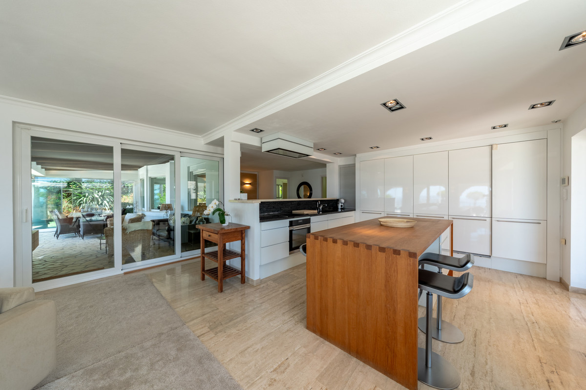 Se vende Villa - Chalet de 4 dormitorios en Costa Del Sol, Málaga, España