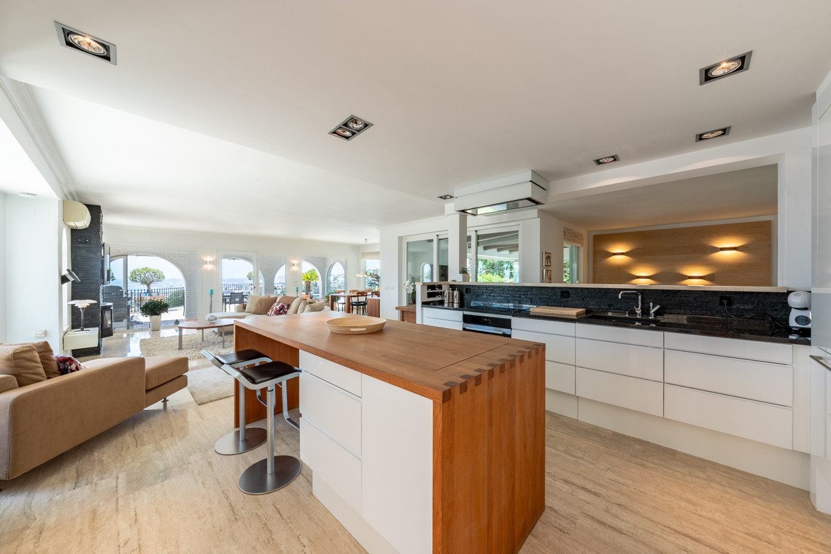 Se vende Villa - Chalet de 4 dormitorios en Costa Del Sol, Málaga, España