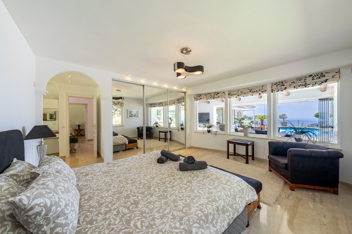 Se vende Villa - Chalet de 4 dormitorios en Costa Del Sol, Málaga, España