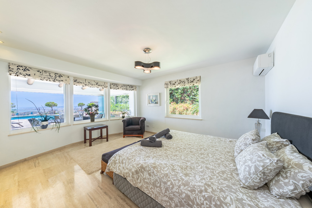 Se vende Villa - Chalet de 4 dormitorios en Costa Del Sol, Málaga, España
