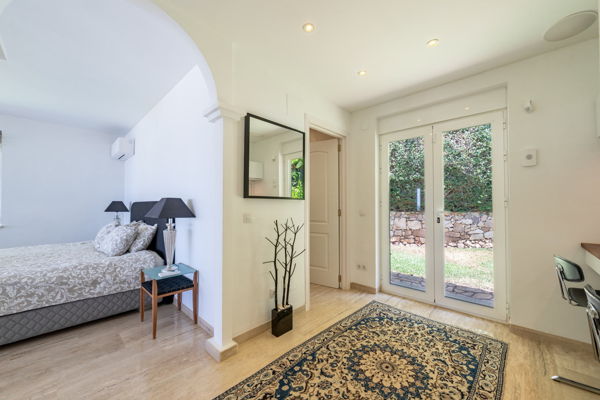 Se vende Villa - Chalet de 4 dormitorios en Costa Del Sol, Málaga, España
