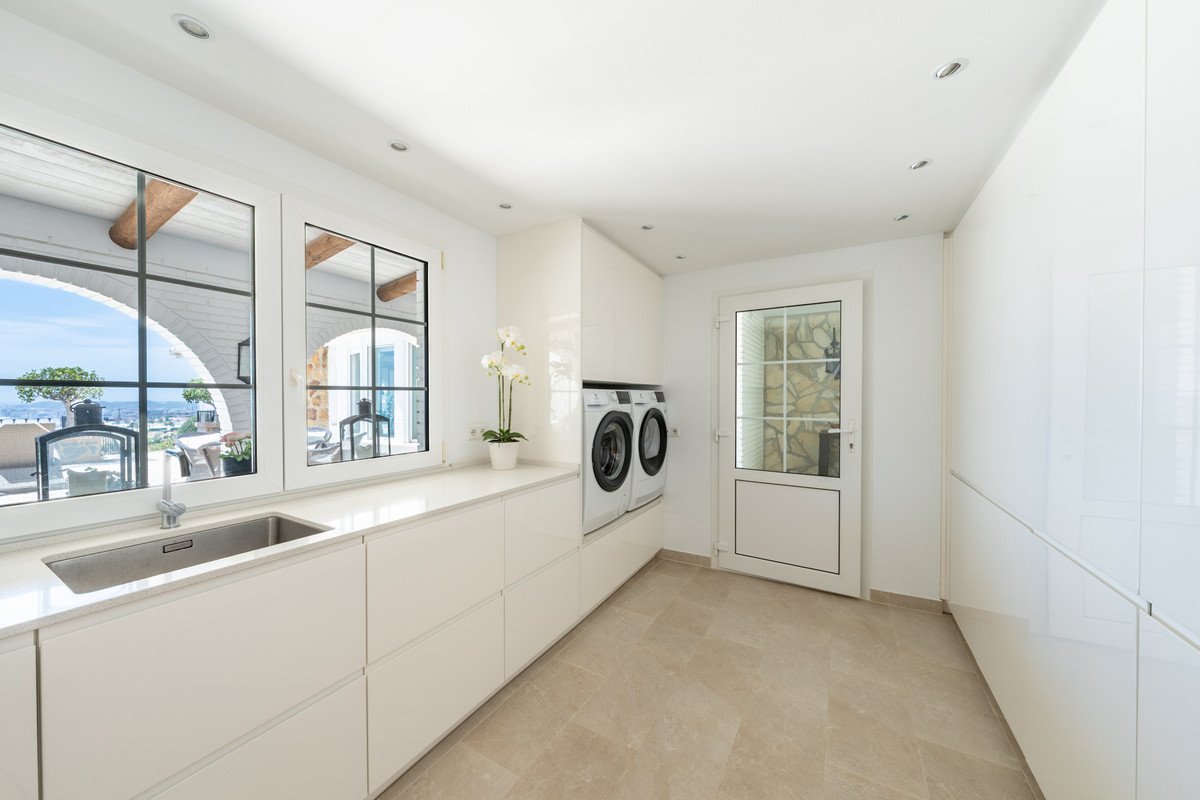 Se vende Villa - Chalet de 4 dormitorios en Costa Del Sol, Málaga, España