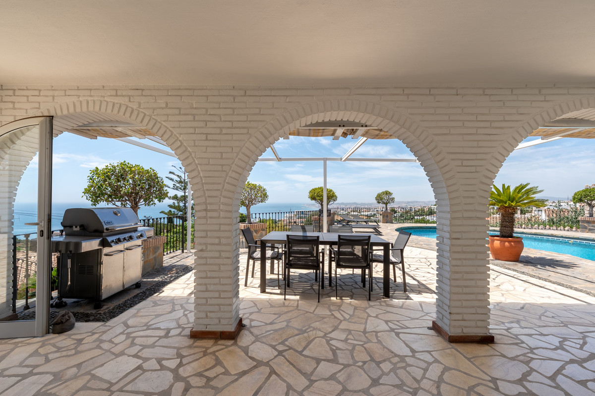 Se vende Villa - Chalet de 4 dormitorios en Costa Del Sol, Málaga, España