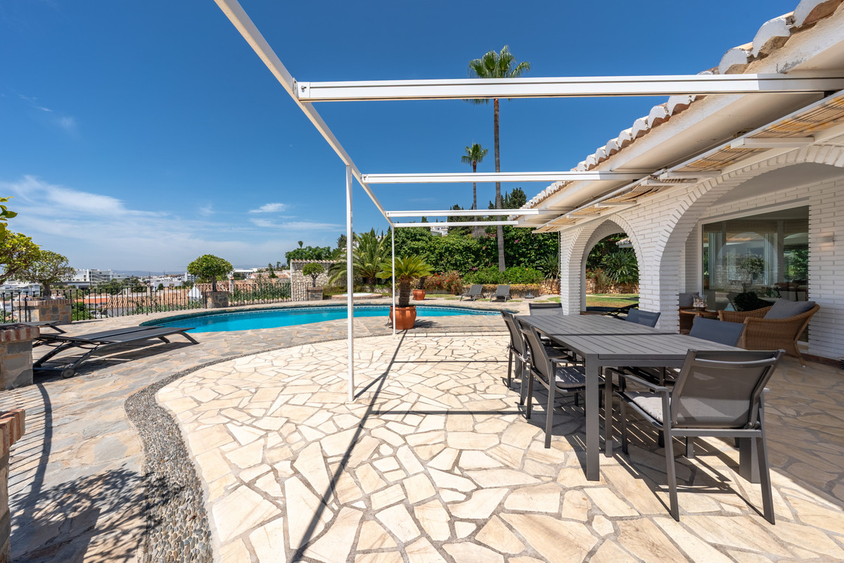 Se vende Villa - Chalet de 4 dormitorios en Costa Del Sol, Málaga, España