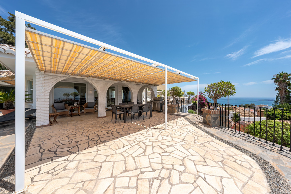 Se vende Villa - Chalet de 4 dormitorios en Costa Del Sol, Málaga, España