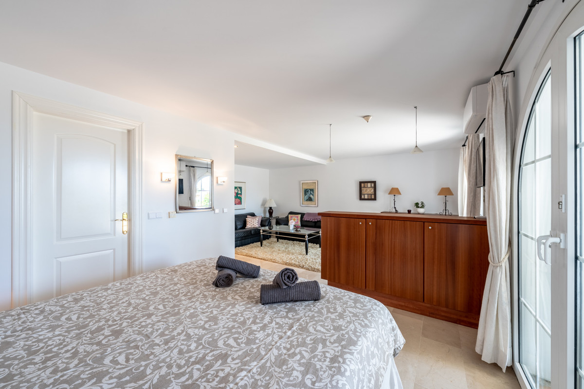 Se vende Villa - Chalet de 4 dormitorios en Costa Del Sol, Málaga, España