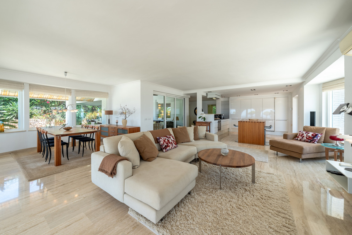 Se vende Villa - Chalet de 4 dormitorios en Costa Del Sol, Málaga, España