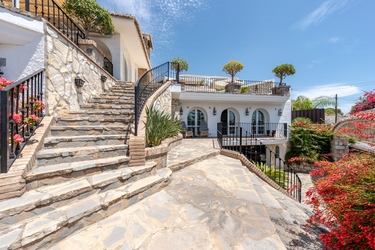 Se vende Villa - Chalet de 4 dormitorios en Costa Del Sol, Málaga, España