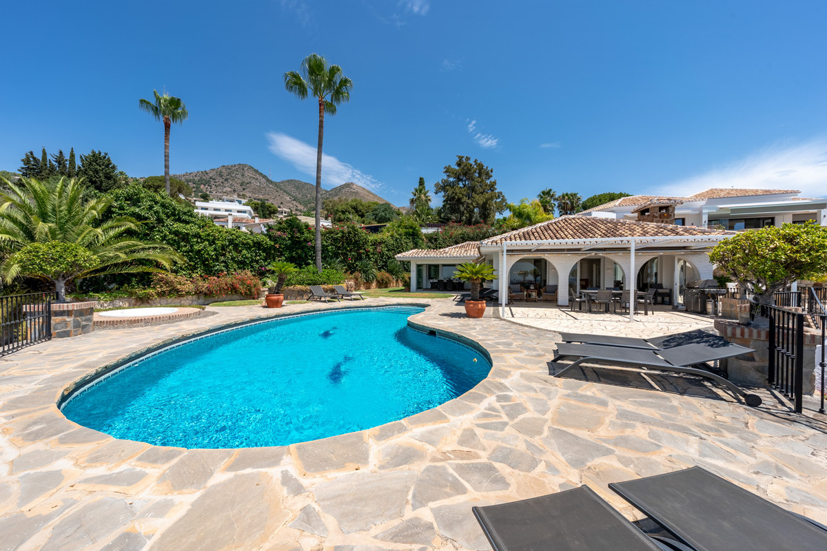 Se vende Villa - Chalet de 4 dormitorios en Costa Del Sol, Málaga, España