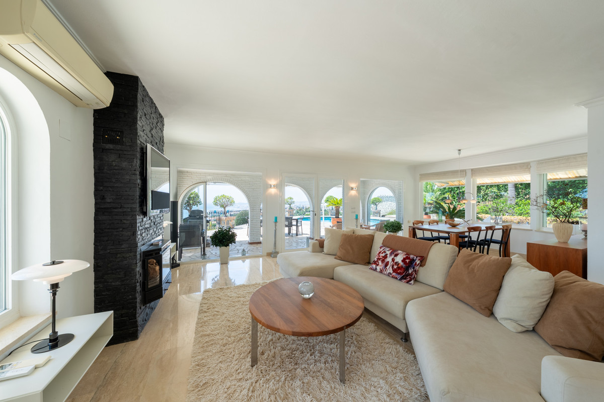 Se vende Villa - Chalet de 4 dormitorios en Costa Del Sol, Málaga, España