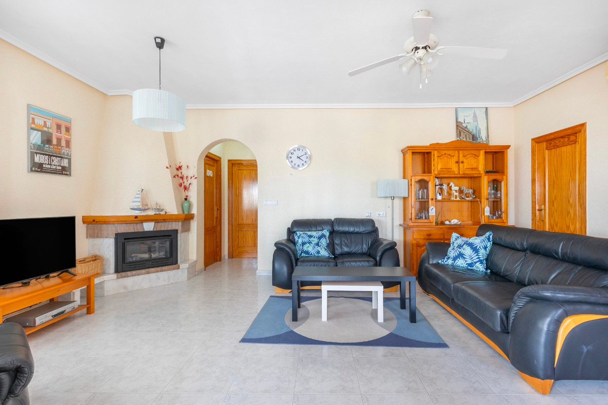 Se vende Villa - Chalet de 5 dormitorios en Costa Blanca, Alicante, España