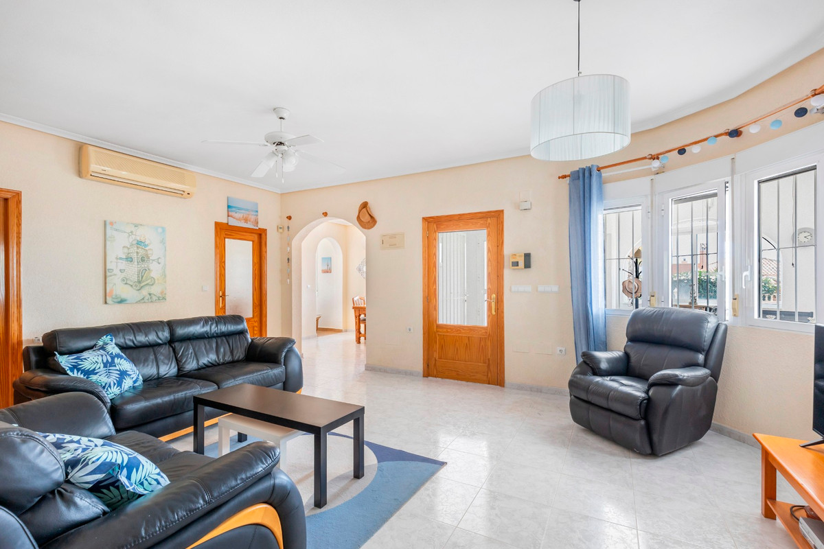 Se vende Villa - Chalet de 5 dormitorios en Costa Blanca, Alicante, España
