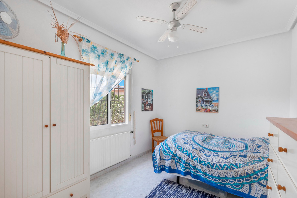Se vende Villa - Chalet de 5 dormitorios en Costa Blanca, Alicante, España