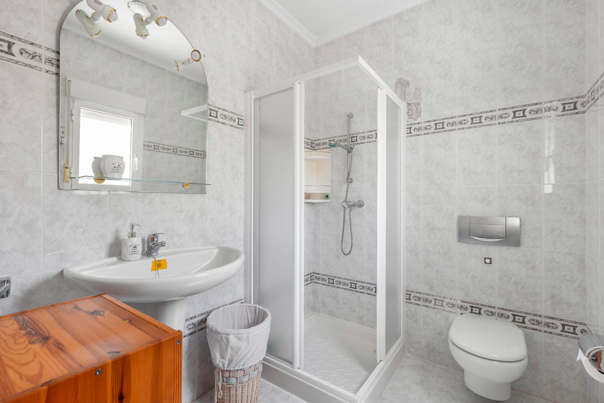 Se vende Villa - Chalet de 5 dormitorios en Costa Blanca, Alicante, España