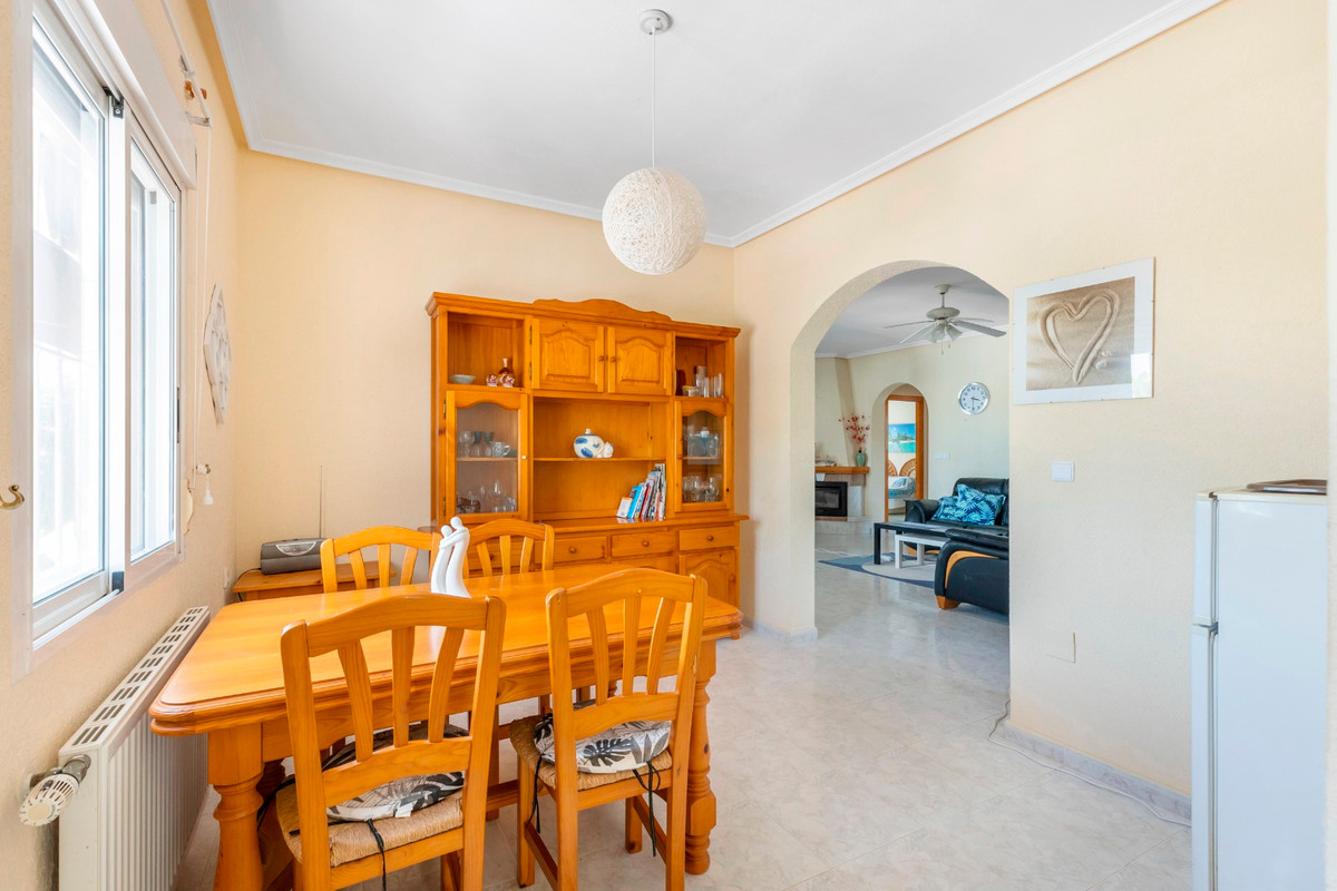 Se vende Villa - Chalet de 5 dormitorios en Costa Blanca, Alicante, España
