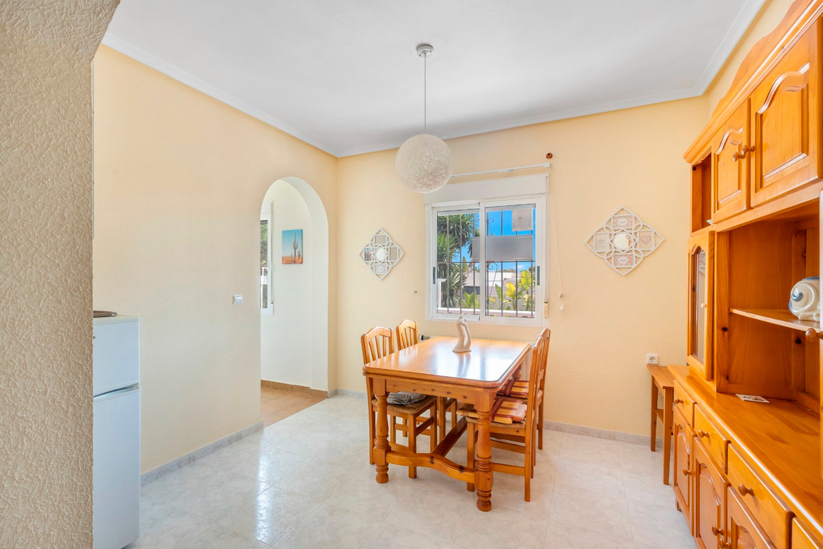 Se vende Villa - Chalet de 5 dormitorios en Costa Blanca, Alicante, España