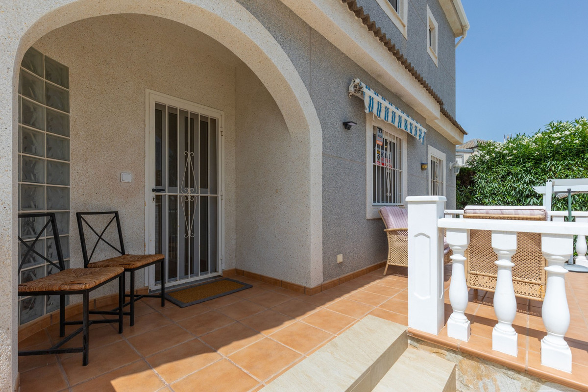 Se vende Villa - Chalet de 5 dormitorios en Costa Blanca, Alicante, España