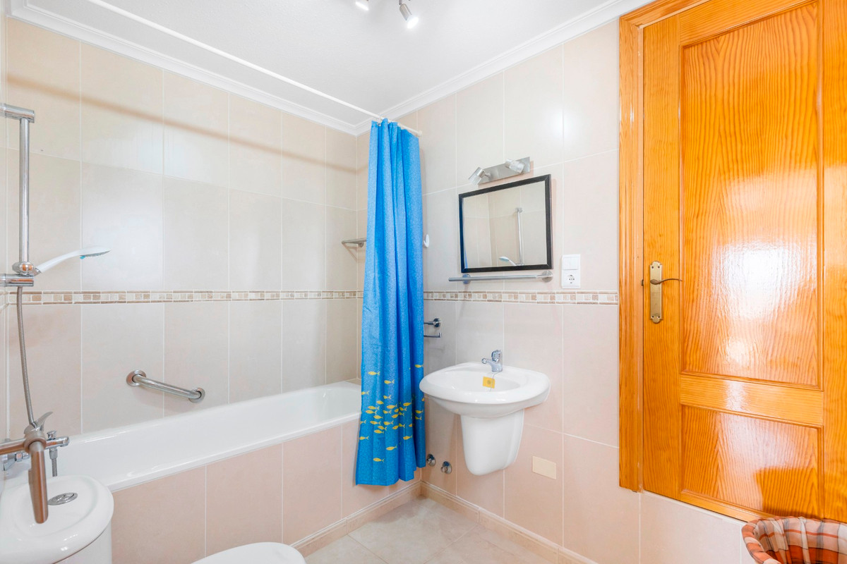 Se vende Villa - Chalet de 5 dormitorios en Costa Blanca, Alicante, España