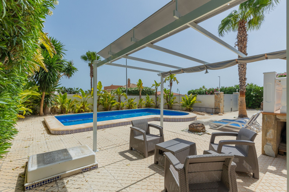 Se vende Villa - Chalet de 5 dormitorios en Costa Blanca, Alicante, España