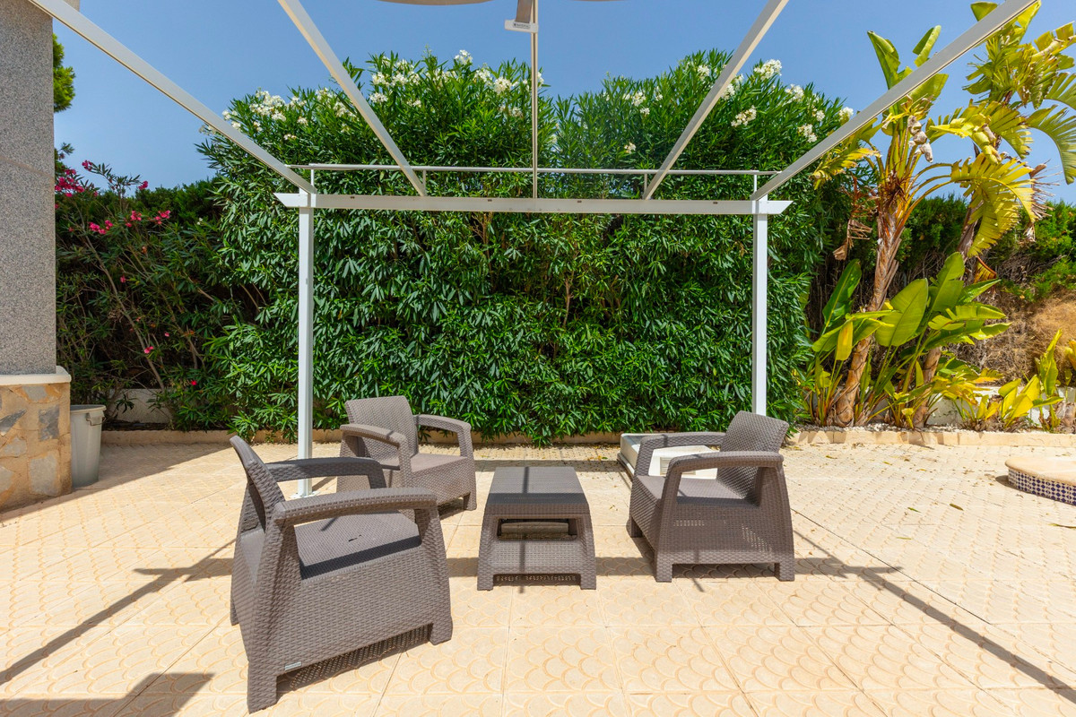 Se vende Villa - Chalet de 5 dormitorios en Costa Blanca, Alicante, España