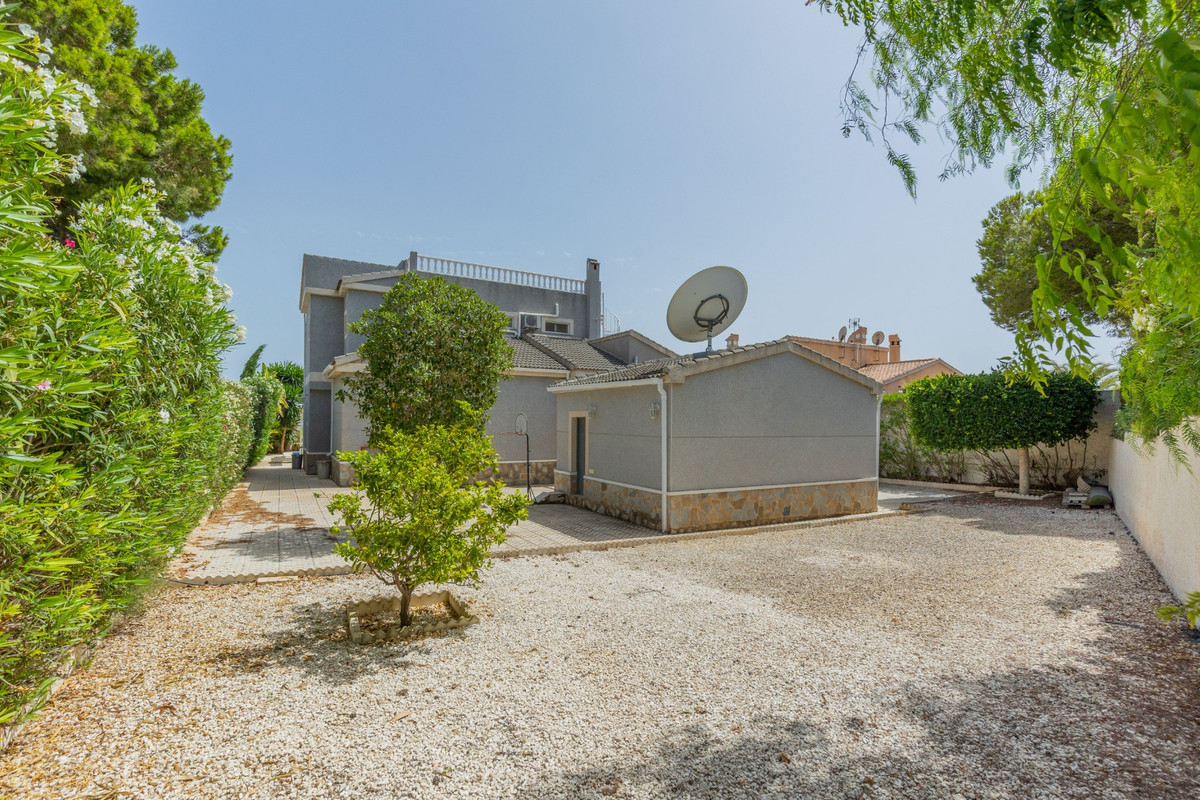 Se vende Villa - Chalet de 5 dormitorios en Costa Blanca, Alicante, España