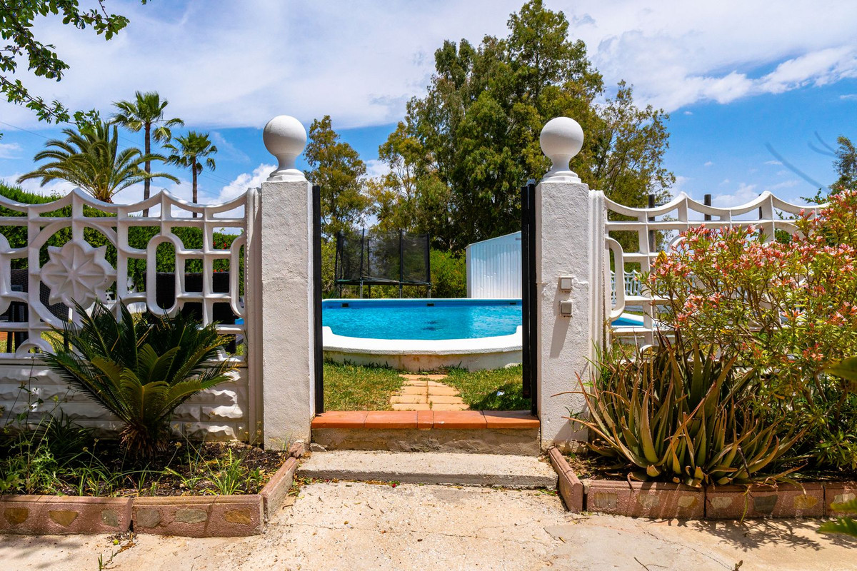 6 Bed Townhouse for sale in Alhaurín De La Torre Costa Del Sol, Málaga, Spain