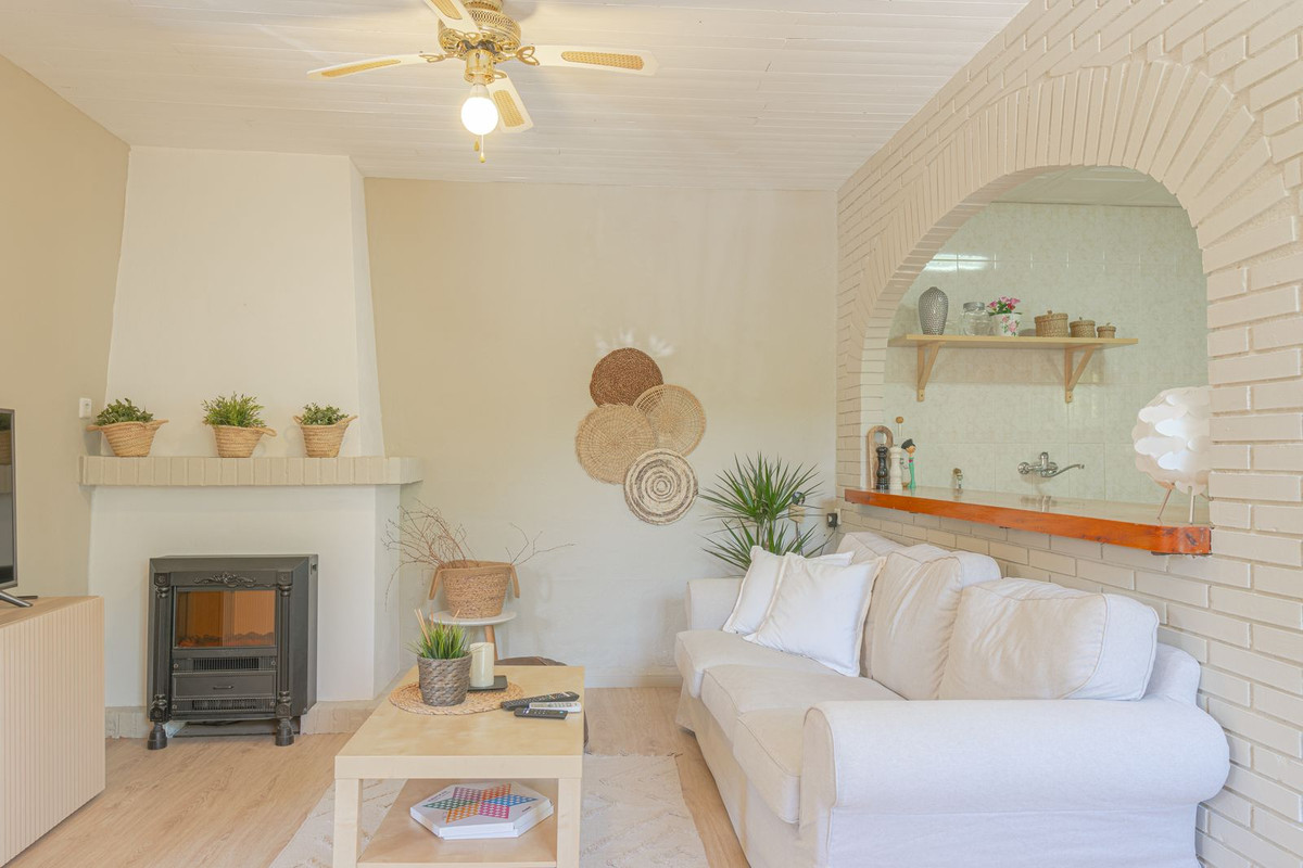 6 Bed Townhouse for sale in Alhaurín De La Torre Costa Del Sol, Málaga, Spain