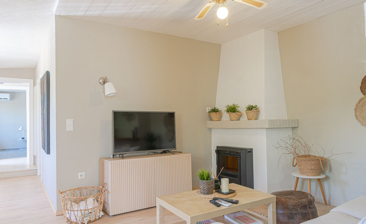 6 Bed Townhouse for sale in Alhaurín De La Torre Costa Del Sol, Málaga, Spain