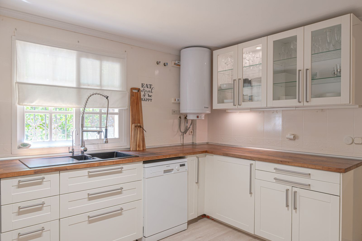 6 Bed Townhouse for sale in Alhaurín De La Torre Costa Del Sol, Málaga, Spain