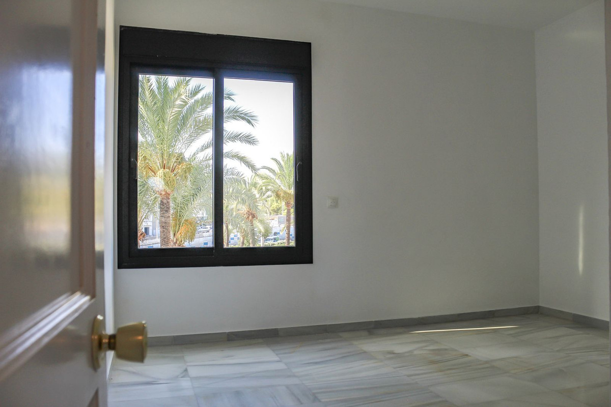 3 Bed Apartment for sale in Puerto Banús Costa Del Sol, Málaga, Spain