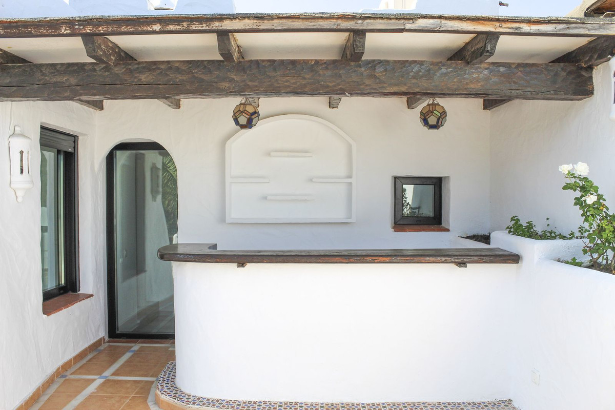 3 Bed Apartment for sale in Puerto Banús Costa Del Sol, Málaga, Spain
