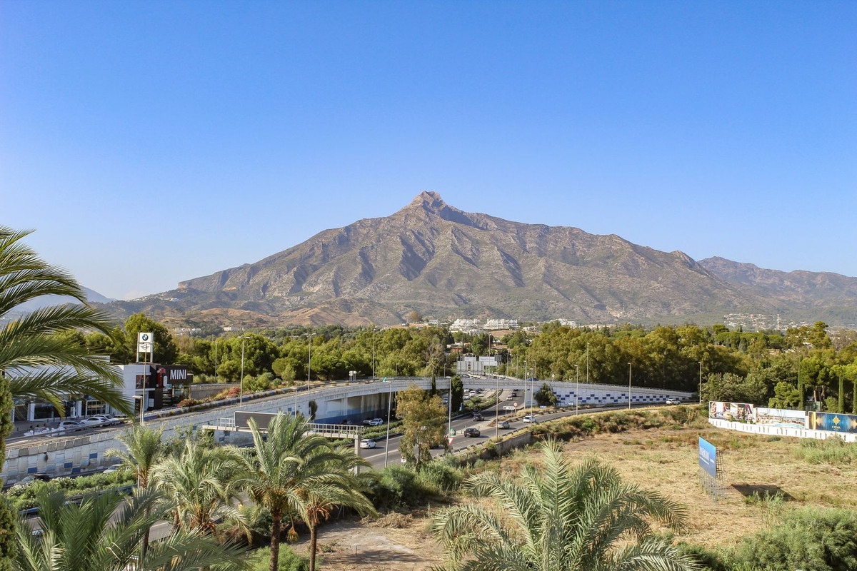 3 Bed Apartment for sale in Puerto Banús Costa Del Sol, Málaga, Spain