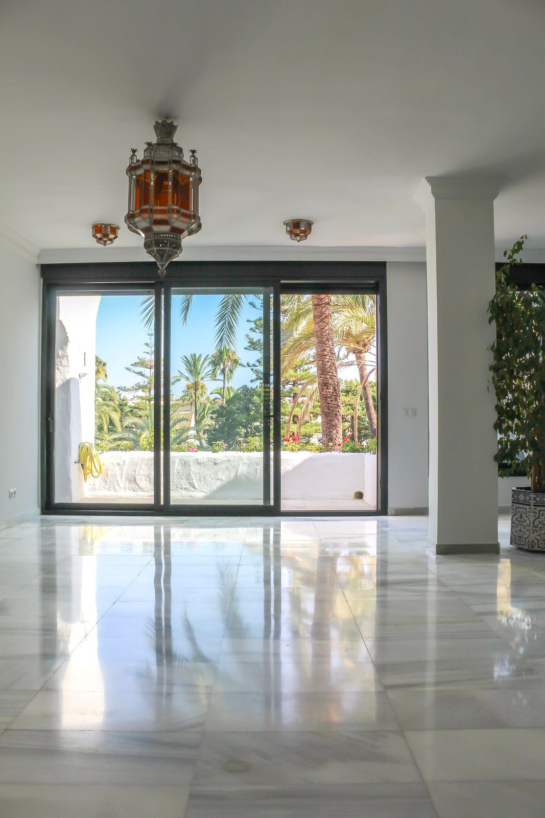 3 Bed Apartment for sale in Puerto Banús Costa Del Sol, Málaga, Spain