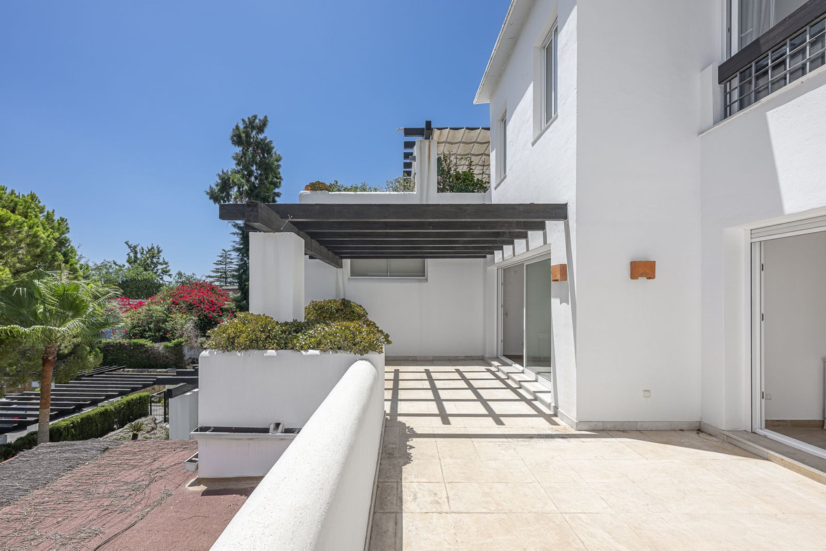 2 Bed Apartment for sale in Río Real Costa Del Sol, Málaga, Spain