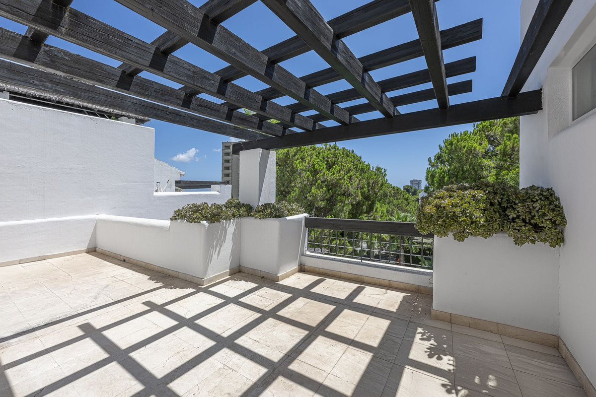 2 Bed Apartment for sale in Río Real Costa Del Sol, Málaga, Spain