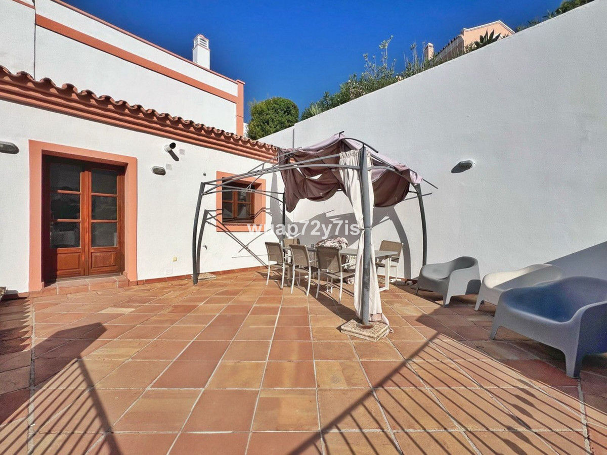 3 Bed Townhouse for sale in Benahavís Costa Del Sol, Málaga, Spain