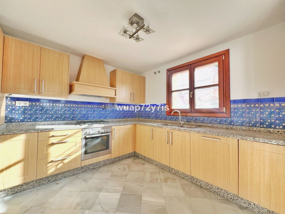 3 Bed Townhouse for sale in Benahavís Costa Del Sol, Málaga, Spain