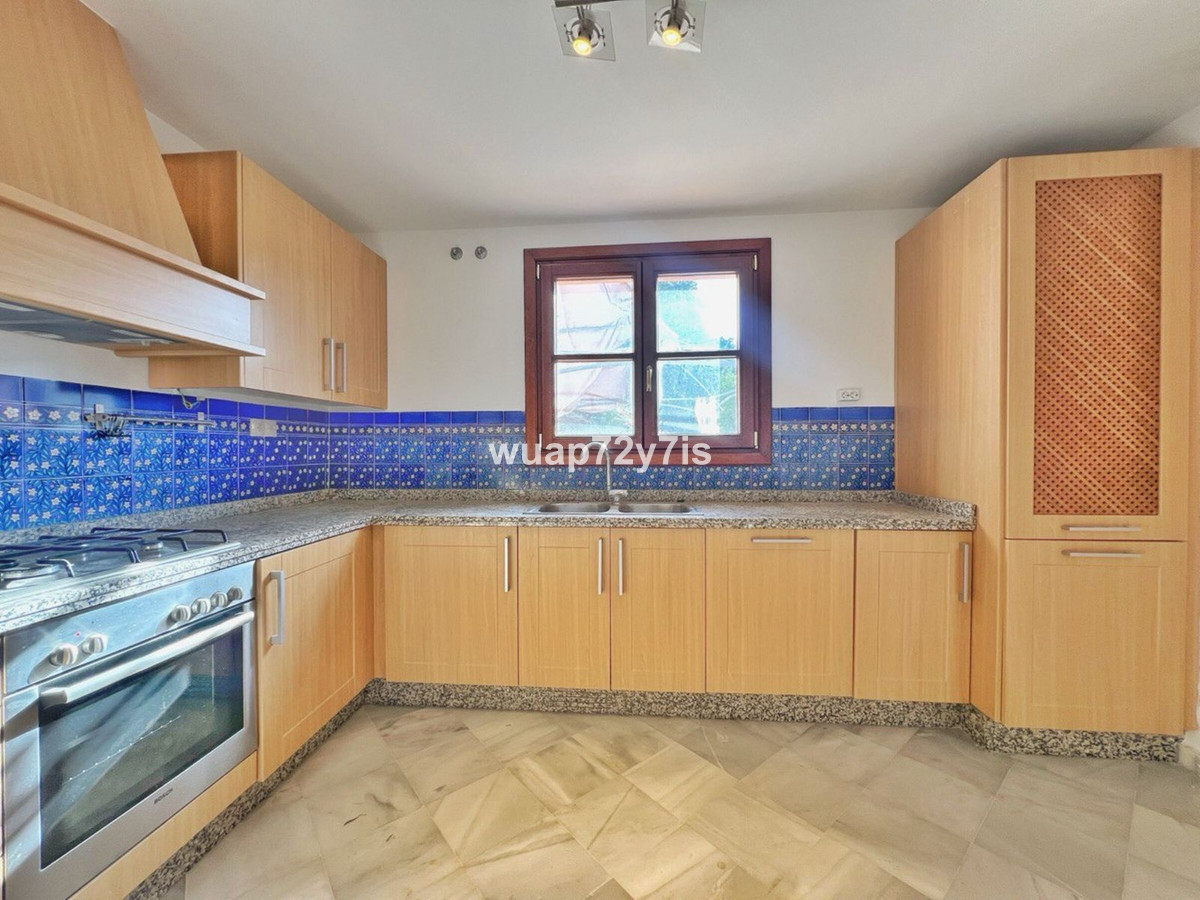 3 Bed Townhouse for sale in Benahavís Costa Del Sol, Málaga, Spain