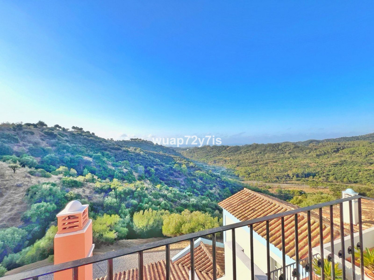 3 Bed Townhouse for sale in Benahavís Costa Del Sol, Málaga, Spain