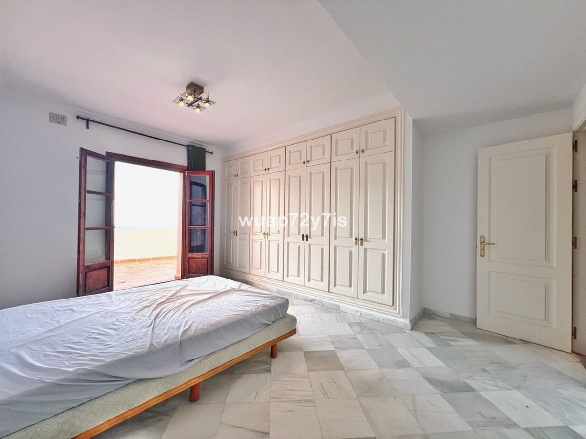 3 Bed Townhouse for sale in Benahavís Costa Del Sol, Málaga, Spain