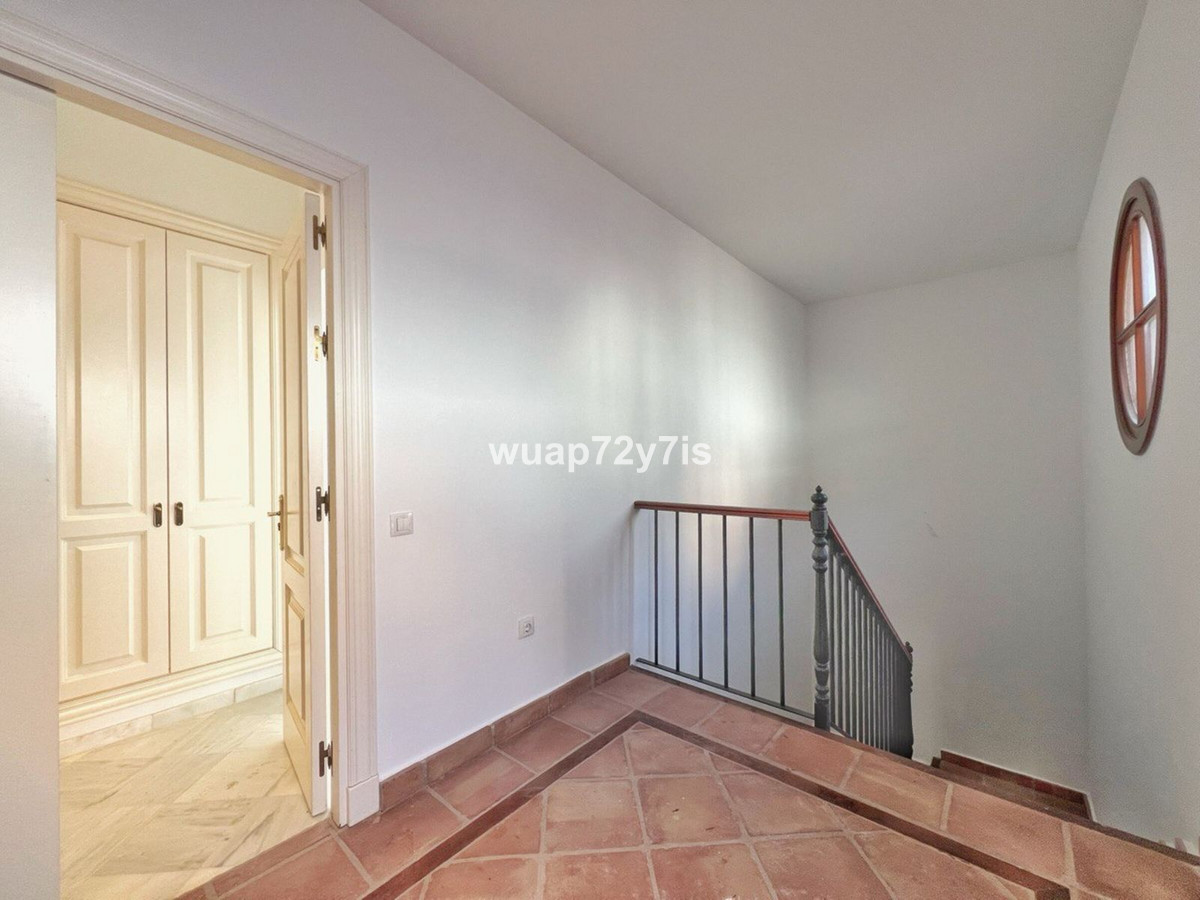 3 Bed Townhouse for sale in Benahavís Costa Del Sol, Málaga, Spain