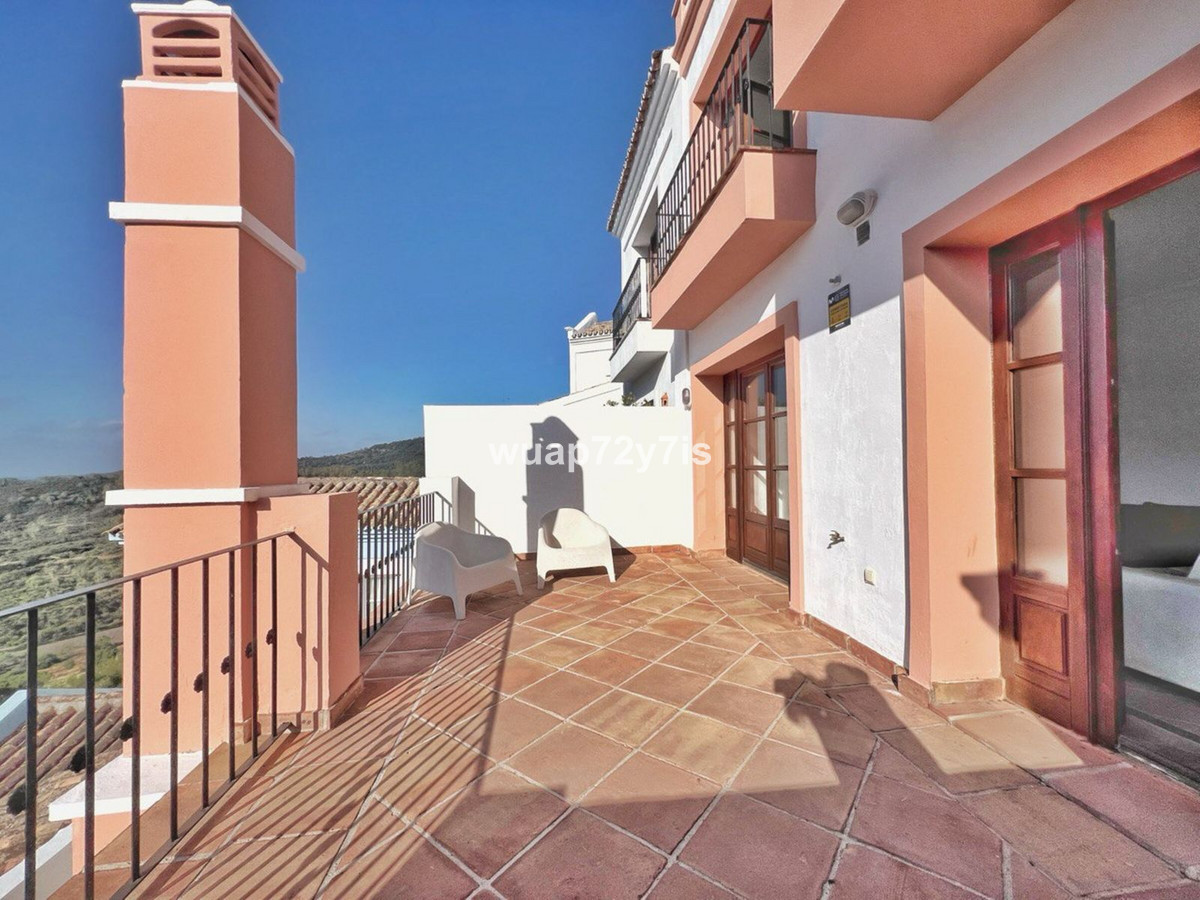 3 Bed Townhouse for sale in Benahavís Costa Del Sol, Málaga, Spain
