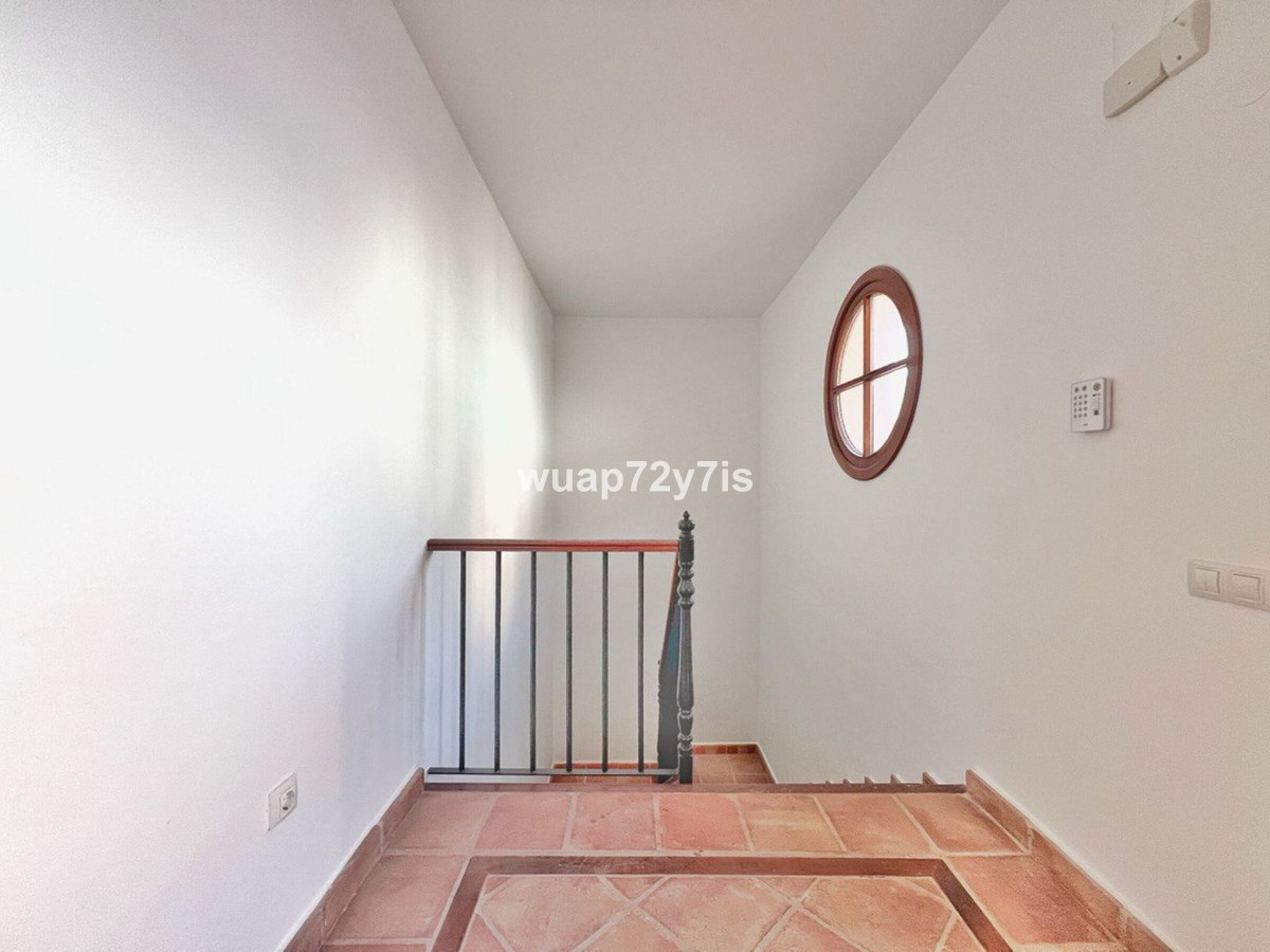 3 Bed Townhouse for sale in Benahavís Costa Del Sol, Málaga, Spain