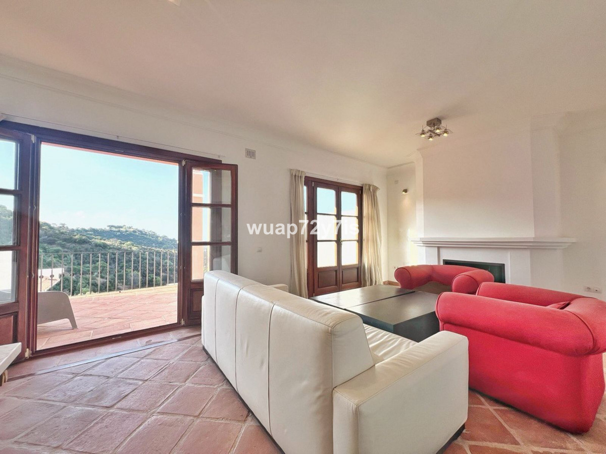 3 Bed Townhouse for sale in Benahavís Costa Del Sol, Málaga, Spain