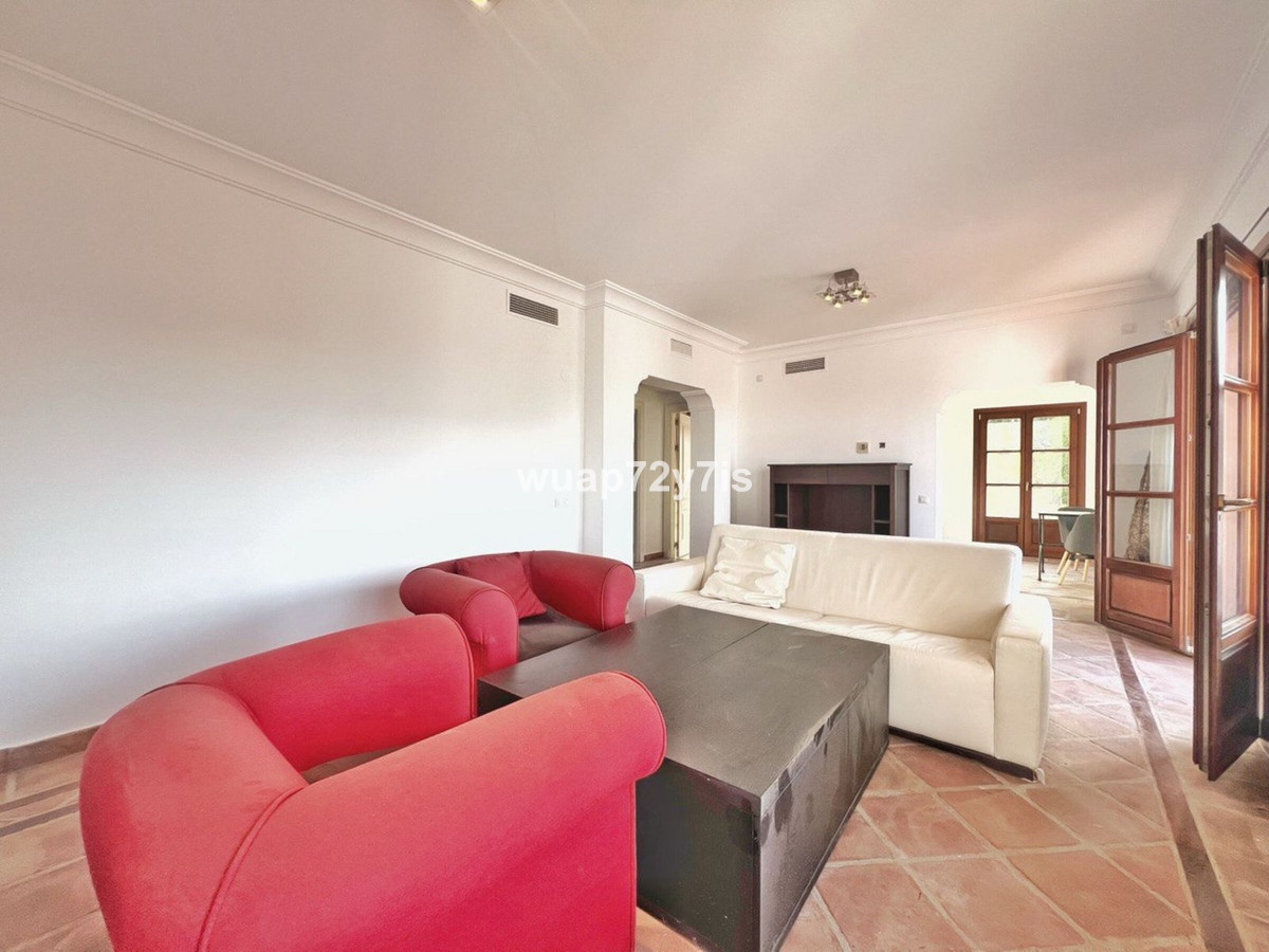 3 Bed Townhouse for sale in Benahavís Costa Del Sol, Málaga, Spain