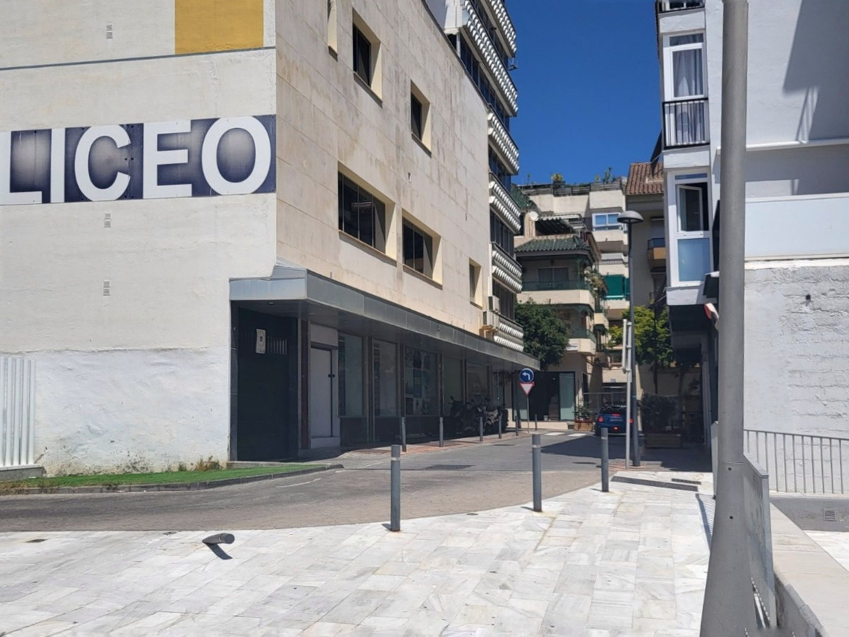 Se vende Garaje  en Costa Del Sol, Málaga, España