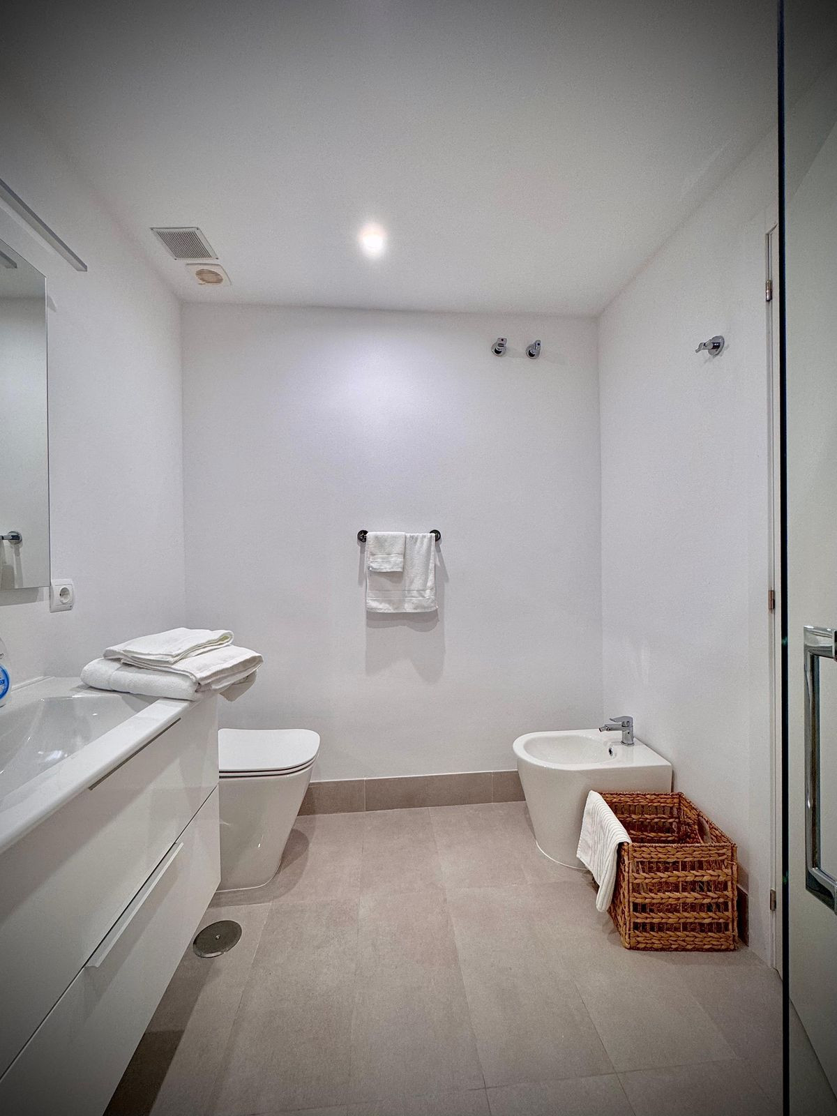 Se vende Apartamento Planta Media de 2 dormitorios en Costa Del Sol, Málaga, España
